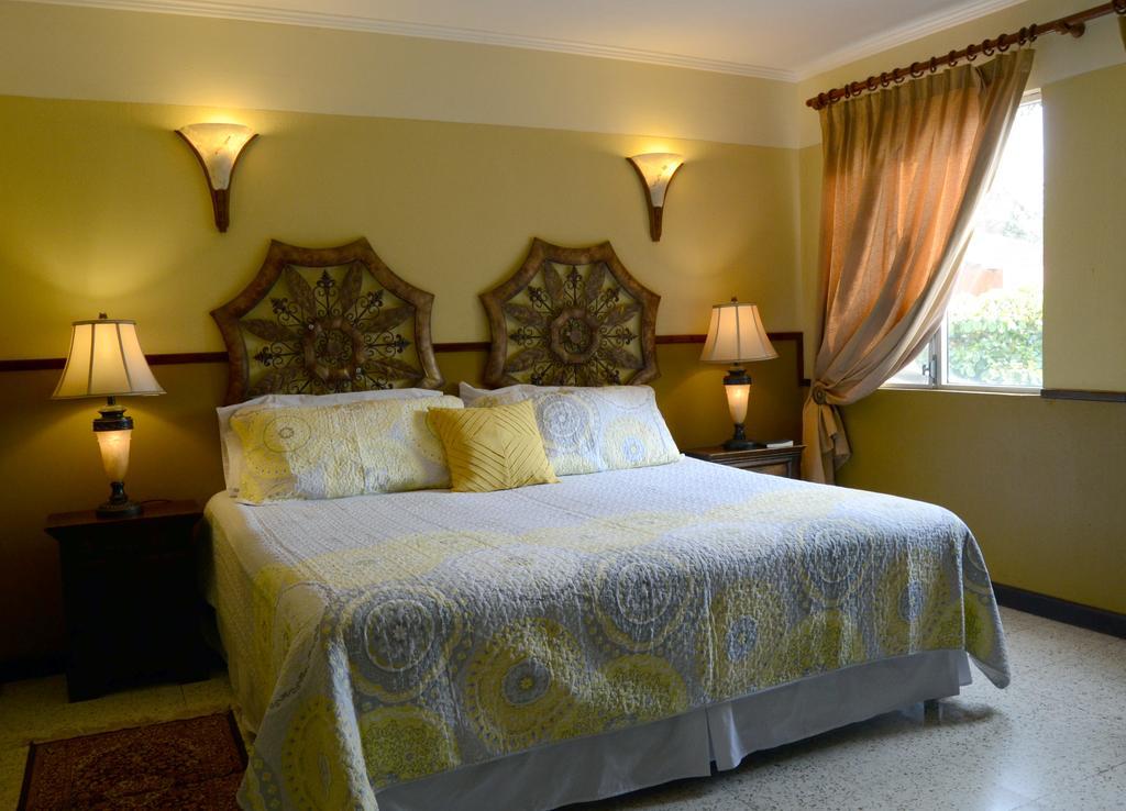 Hostal Villa Toscana Ville de Guatemala Extérieur photo